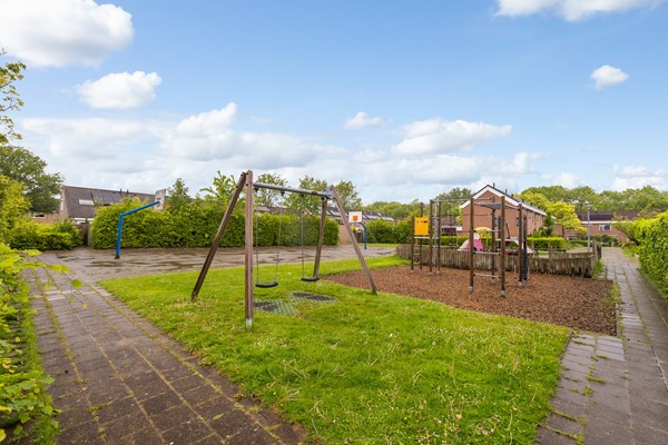 Foto - Te koop: Ruime hoekwoning met potentie!